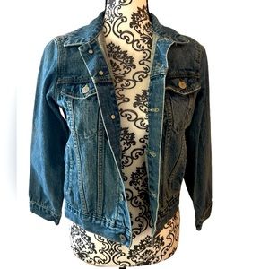 Vintage Levi’s denim jacket, size medium